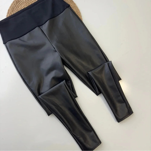 ASSETS by SPANX Women’s All‎ Over Faux Leather Leggings Black Large - Picture 1 of 1